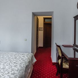 «Шаляпинъ» пансионат кисловодск Стандартный 2-местный улучшенный №1 в корп. А (двуспальная кровать)