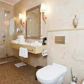 Люкс-гранд 2-местный 2-комнатный с балконом «Понтос Плаза»