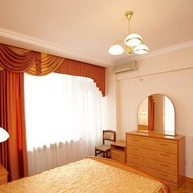 Люкс 2-местный 2-комнатный «Им. М.И. Калинина»