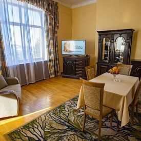 Им Орджоникидзе Люкс 2-местный 2-комнатный