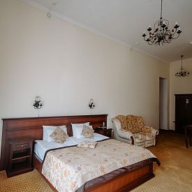 «Шаляпинъ» пансионат кисловодск Студио 1 комнатный 2-местный номер с двуспальной кроватью (№10 к.Б)