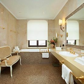 Сьют президентский 4-местный 3-комнатный с балконом «Понтос Плаза»