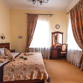 «Шаляпинъ» пансионат кисловодск Люкс Luxury suit в корп. Б (№1, 3, 6, 8, 11) - двуспальная кровать