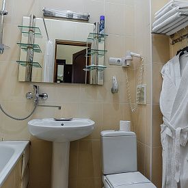 «Шаляпинъ» пансионат кисловодск Стандартный 2-местный улучшенный №1 в корп. А (двуспальная кровать)