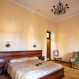 «Шаляпинъ» пансионат кисловодск Де-люкс №2, 4, 9 к.Б (двуспальная кровать)